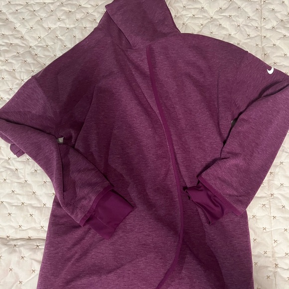 Nike Pullovers - Picture 4 of 5